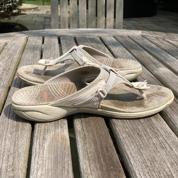 Merrell Womens White Sandals/Slides - Size 7M - Picture 10 of 13